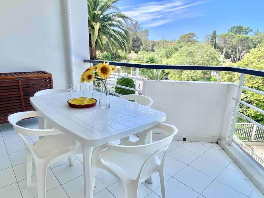 Ferienwohnung Aquarine Piscine Acces Plage Saint-Raphaël Exterior foto