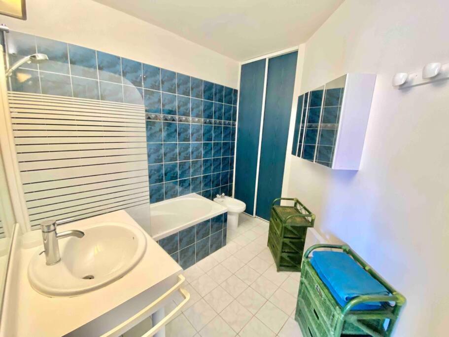 Ferienwohnung Aquarine Piscine Acces Plage Saint-Raphaël Exterior foto